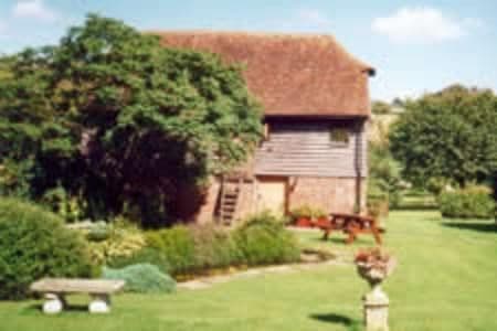 Farnley Little Barn Pet Friendly Cottage Crundale Kent